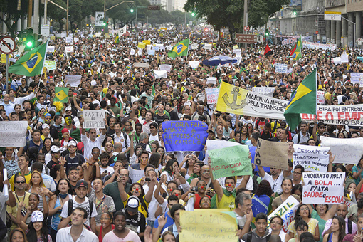 Brazil protests crowd _ Semilla Luz 510x340