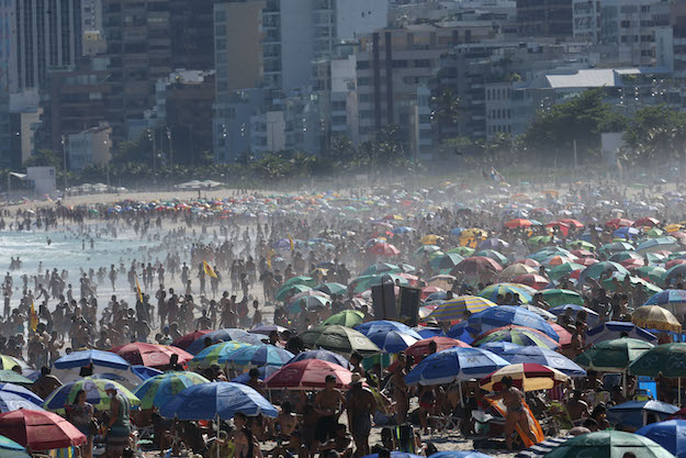 Rio de Janeiro Beaches Will Remain Closed Until There's a Vaccine