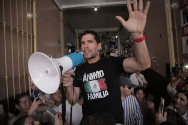 Eduardo Verástegui speaks during a rally with supporters in Sept. 2023 in Guadalajara, Mexico. A centrist population and the president’s ability to set the agenda has left little space for conservative outsiders.
