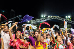 Tens of thousands descend on the Petronio Álvarez Festival’s main stage to see major acts and a four-category battle of the bands. They bounce for hours to the Pacific coast’s infectious rhythms, waving traditional kerchiefs in the air. The festival attracts fans of all ages and is growing rapidly.